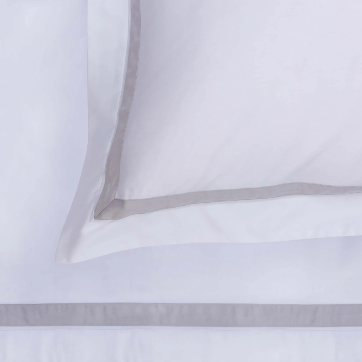 White/Light Grey 300TC Colour Border Cotton King Size Flat Sheet 5 White/Light Grey 300TC Colour Border Cotton King Size Flat Sheet - Image 5