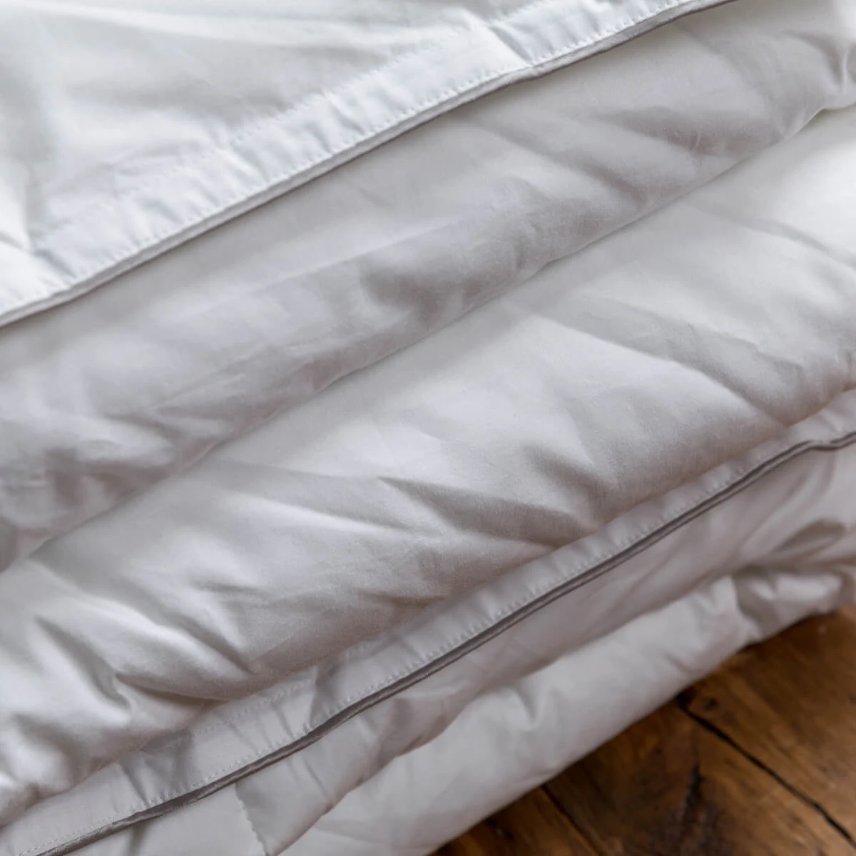 All Seasons Soft As Down Pre-Packed Microfibre Superking Duvet - 13.5 Tog (4.5 + 9.0 Tog) 4 All Seasons Soft As Down Pre-Packed Microfibre Superking Duvet - 13.5 Tog (4.5 + 9.0 Tog) - Image 4