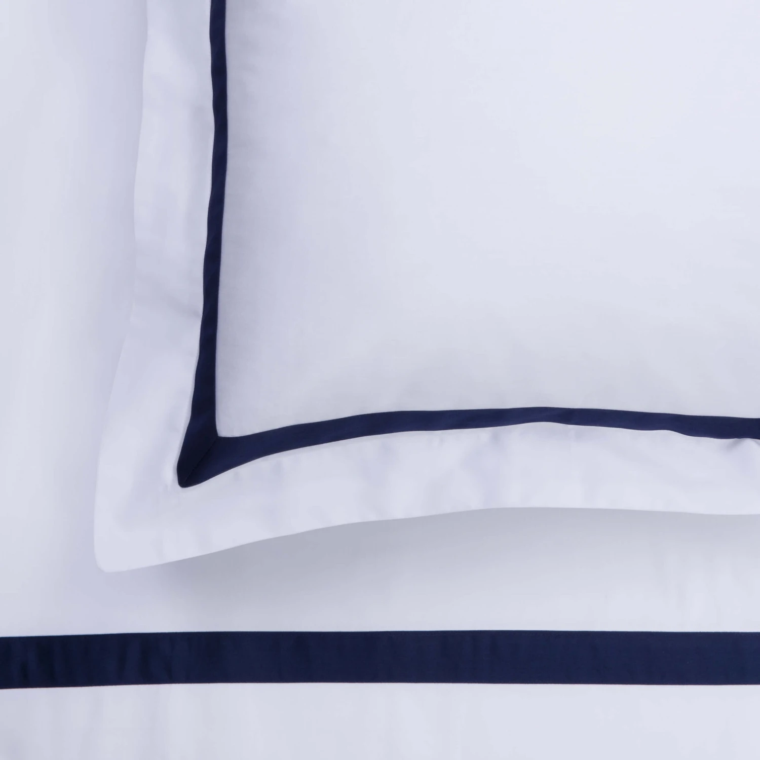 White/Navy 300TC Colour Border Cotton Double Duvet Cover 7 White/Navy 300TC Colour Border Cotton Double Duvet Cover - Image 7