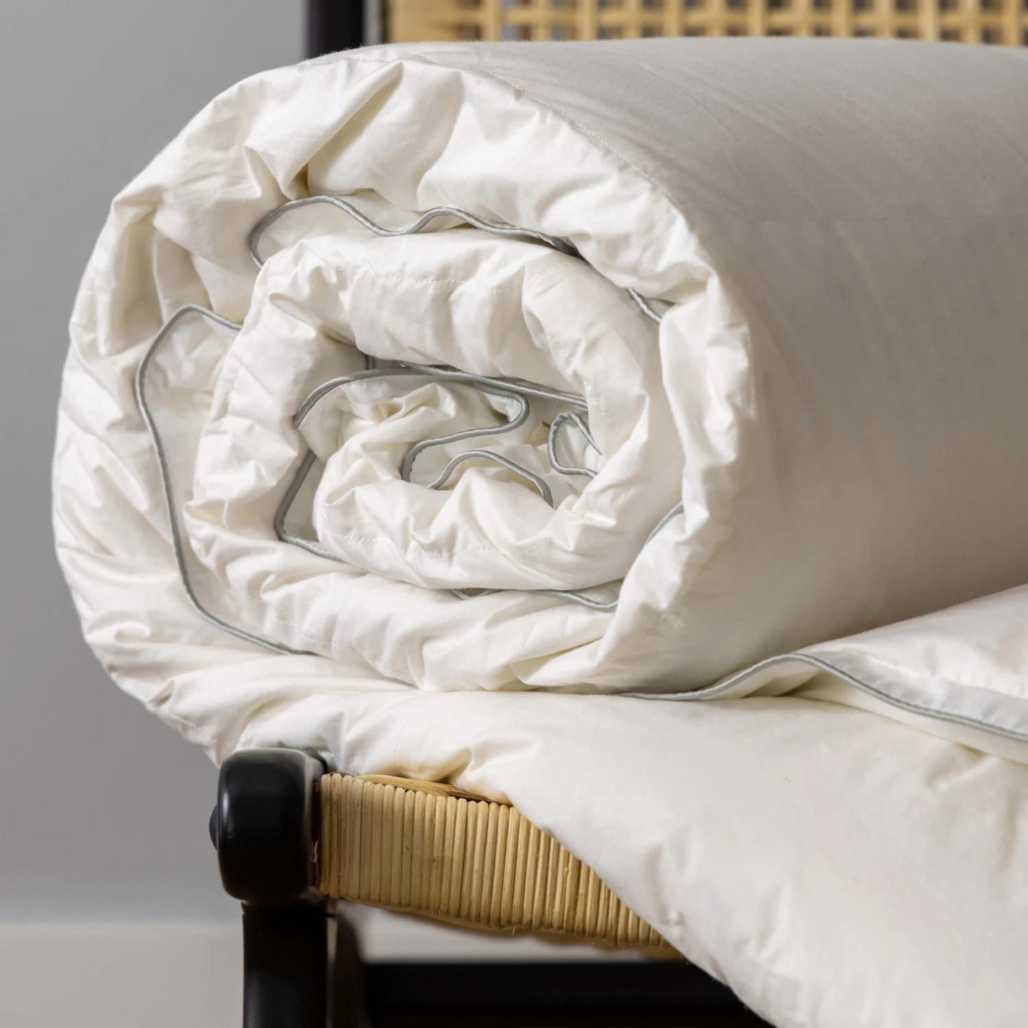 13.5 Tog All Seasons 60% Duck Down Double Duvet 2 13.5 Tog All Seasons 60% Duck Down Double Duvet - Image 2