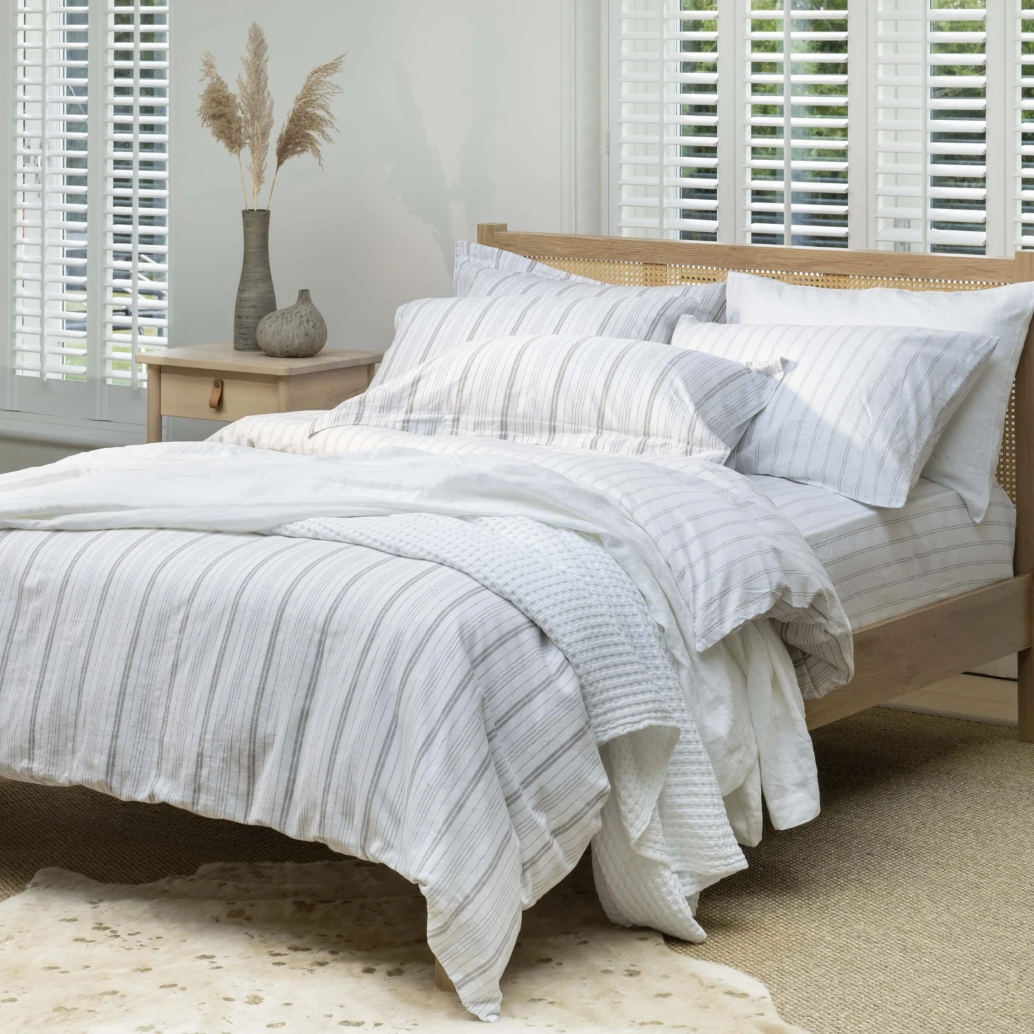 Natural/White Fine Stripe Linen & Cotton Blend Superking 30cm Fitted Sheet 2 Natural/White Fine Stripe Linen & Cotton Blend Superking 30cm Fitted Sheet - Image 2