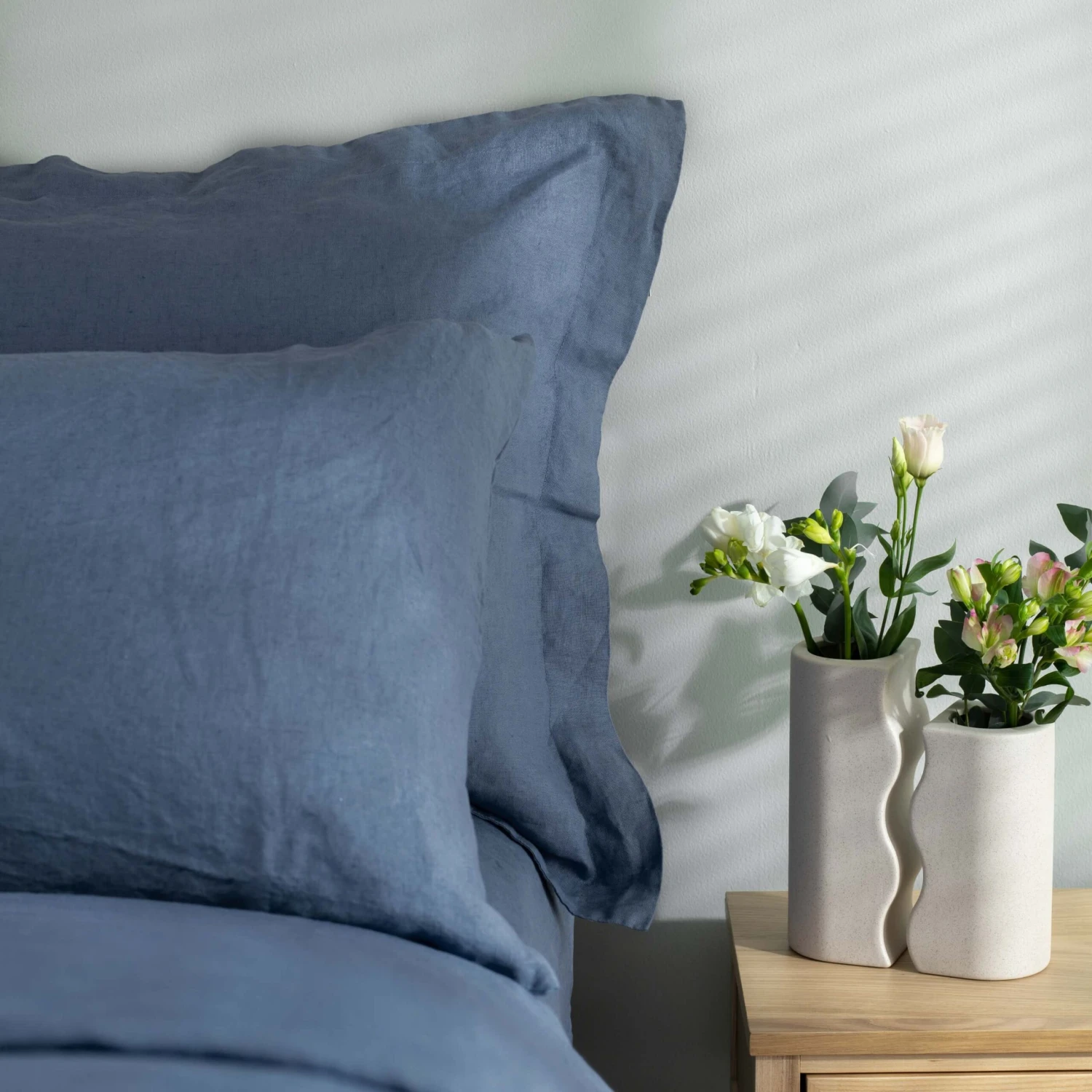 Denim Blue French Linen Superking 40cm Fitted Sheet 7 Denim Blue French Linen Superking 40cm Fitted Sheet - Image 7