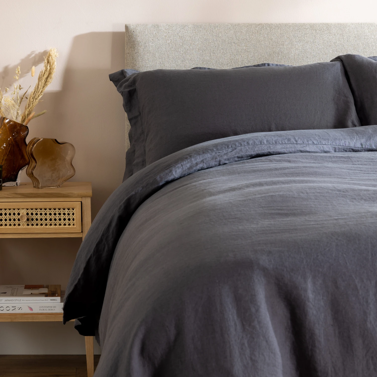 Midnight Grey French Linen Superking Flat Sheet 2 Midnight Grey French Linen Superking Flat Sheet - Image 2