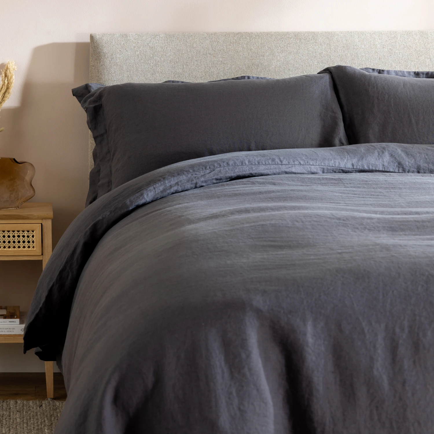 Midnight Grey French Linen Superking Flat Sheet 3 Midnight Grey French Linen Superking Flat Sheet - Image 3