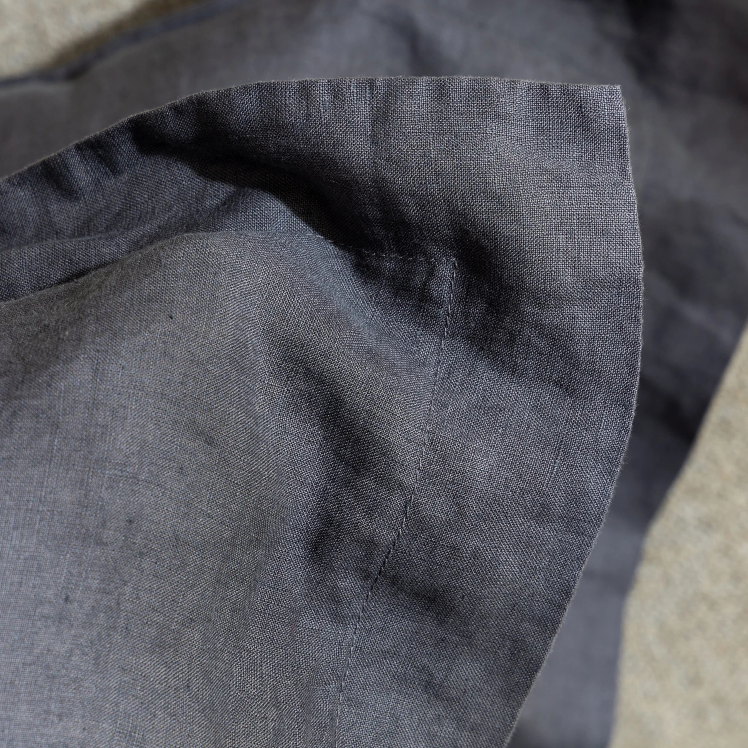 Midnight Grey French Linen Superking Flat Sheet 7 Midnight Grey French Linen Superking Flat Sheet - Image 7