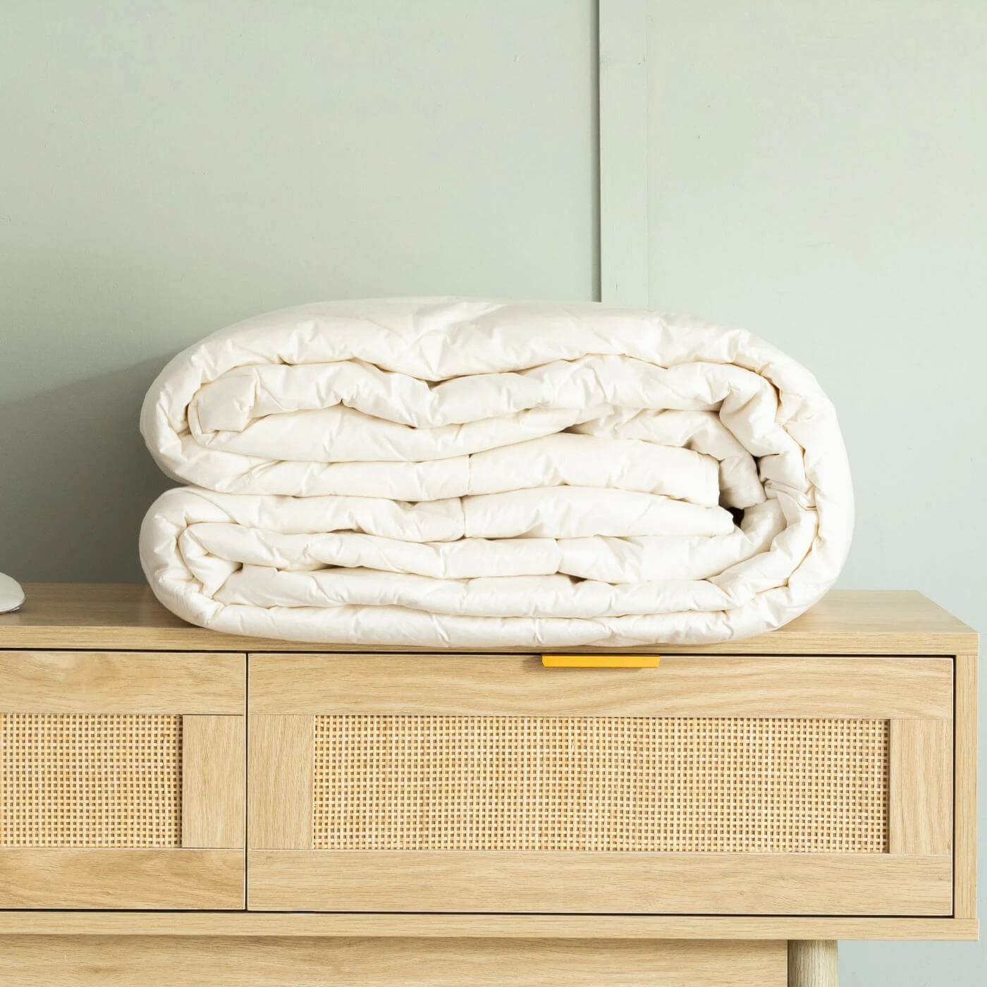 All Seasons New Zealand Wool Single Duvet - Warm (Summer + Spring/Autumn Warmth) 4 All Seasons New Zealand Wool Single Duvet - Warm (Summer + Spring/Autumn Warmth) - Image 4