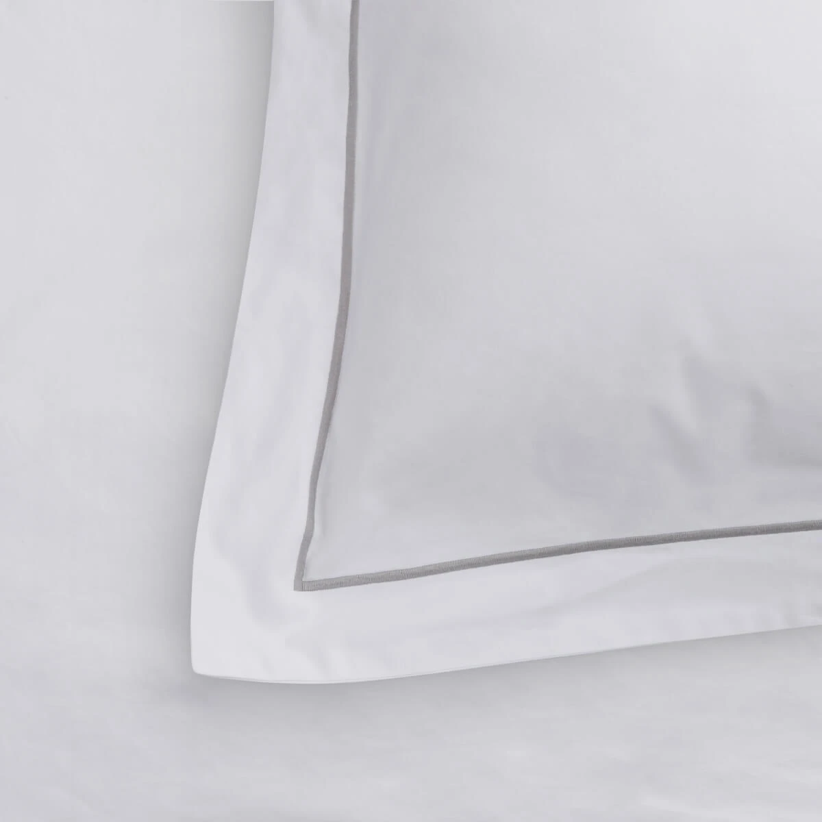 White/Grey 600TC Egyptian Cotton Superking Bed Set 4 White/Grey 600TC Egyptian Cotton Superking Bed Set - Image 4